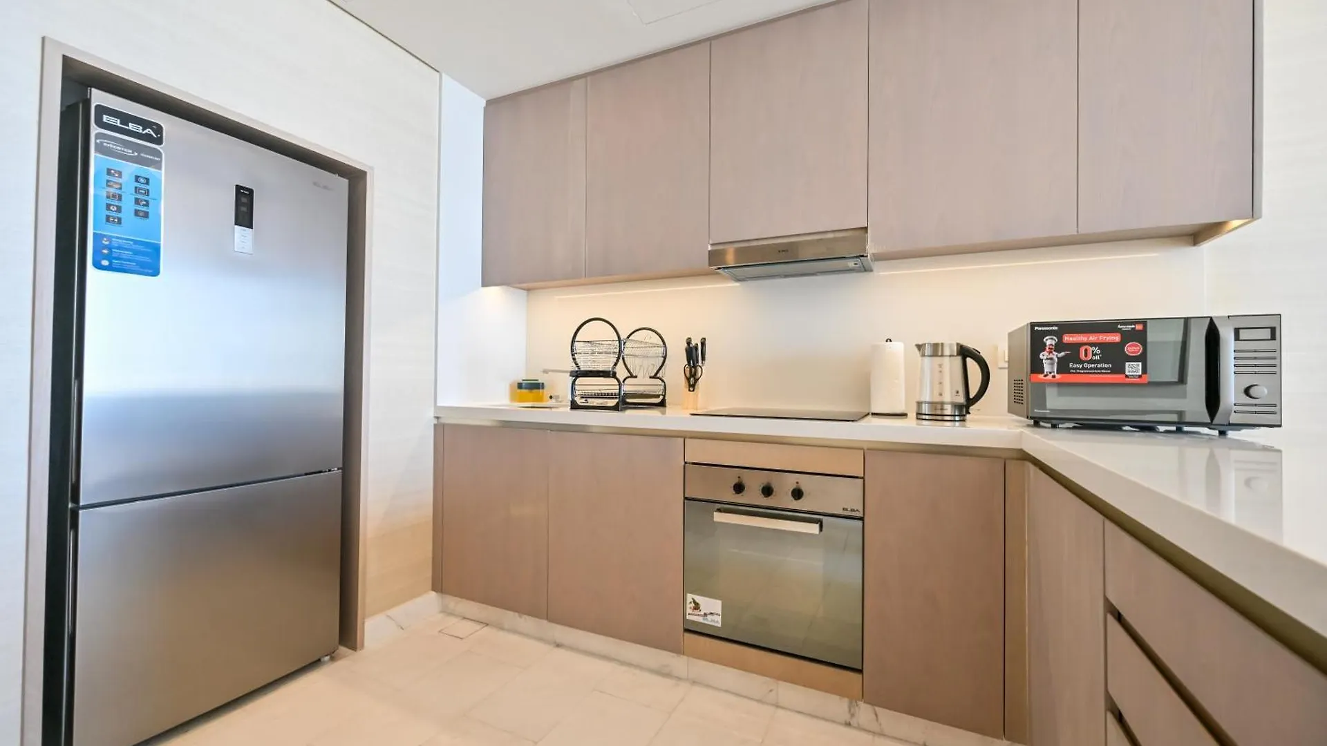 Stylish 1-Br Retreat With Sweeping Views In Palm Tower Apartment Dubai United Arab Emirates