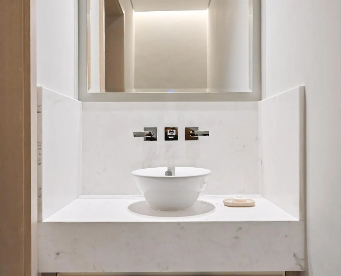 Stylish 1-Br Retreat With Sweeping Views In Palm Tower Apartment Dubai 0*,  United Arab Emirates