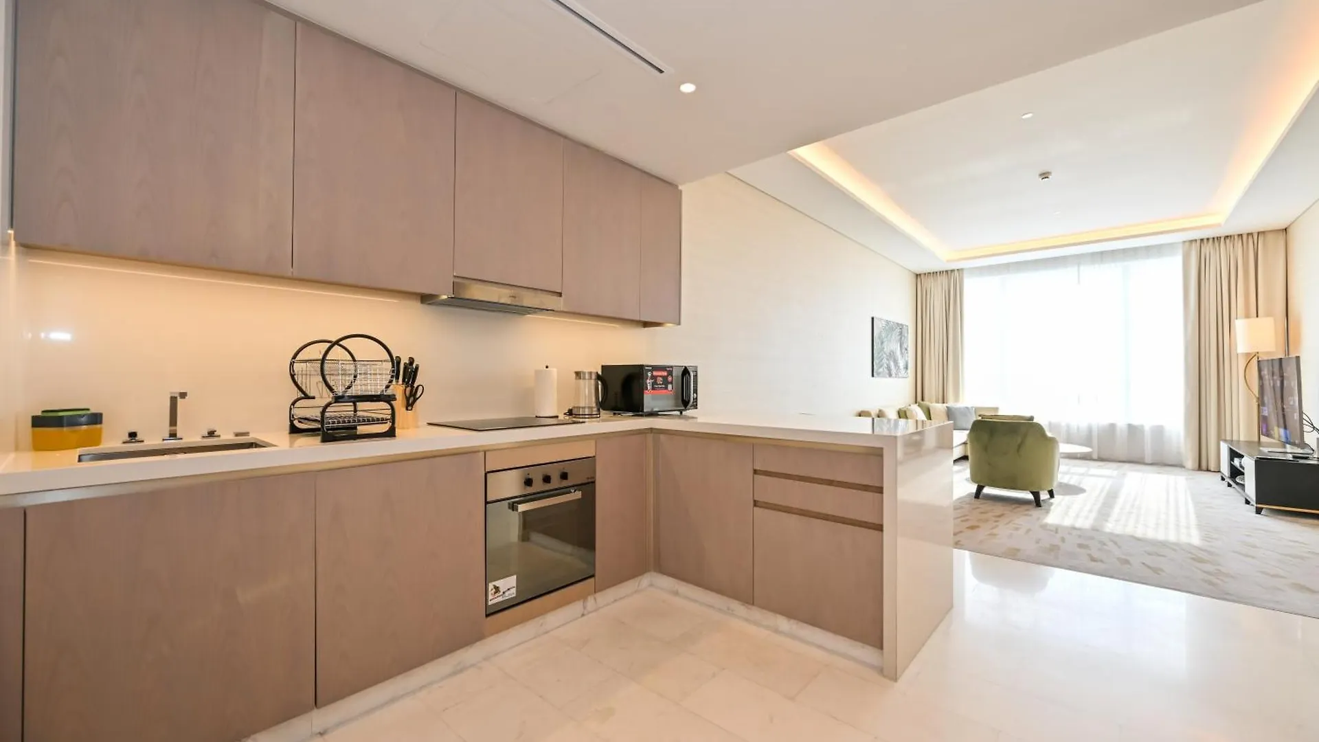 Stylish 1-Br Retreat With Sweeping Views In Palm Tower Apartment Dubai United Arab Emirates