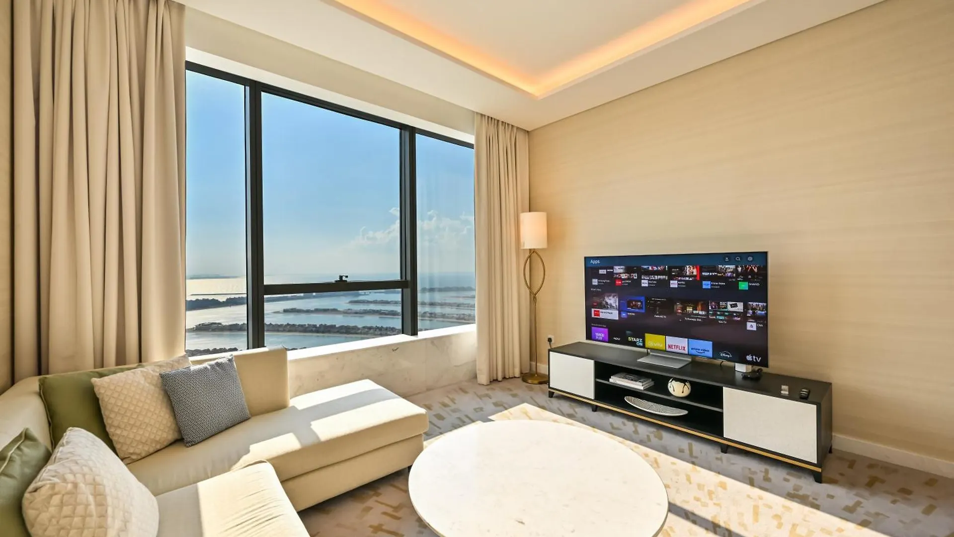 Stylish 1-Br Retreat With Sweeping Views In Palm Tower Apartment Dubai 0*,  United Arab Emirates