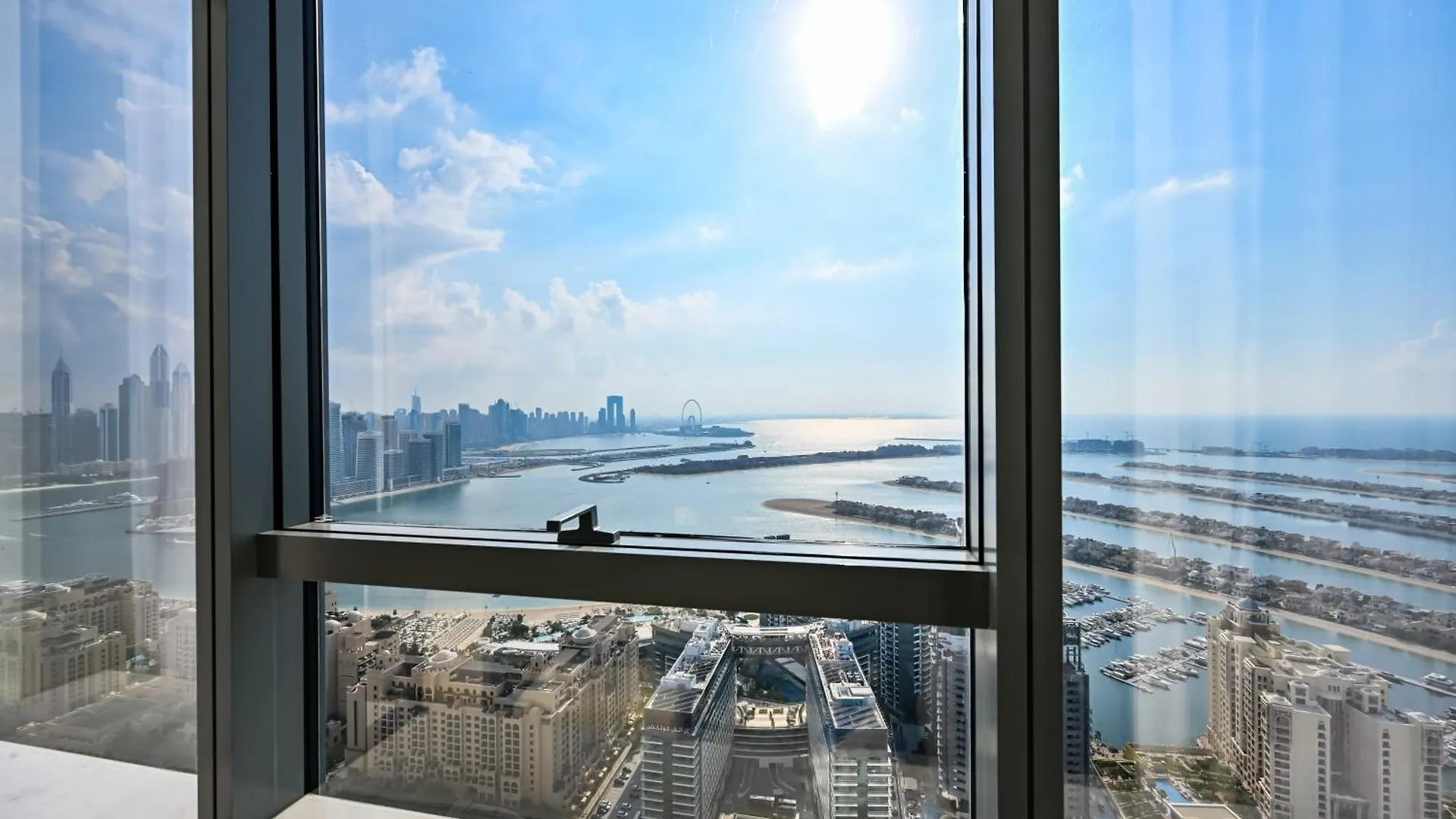 Stylish 1-Br Retreat With Sweeping Views In Palm Tower Apartment Dubai