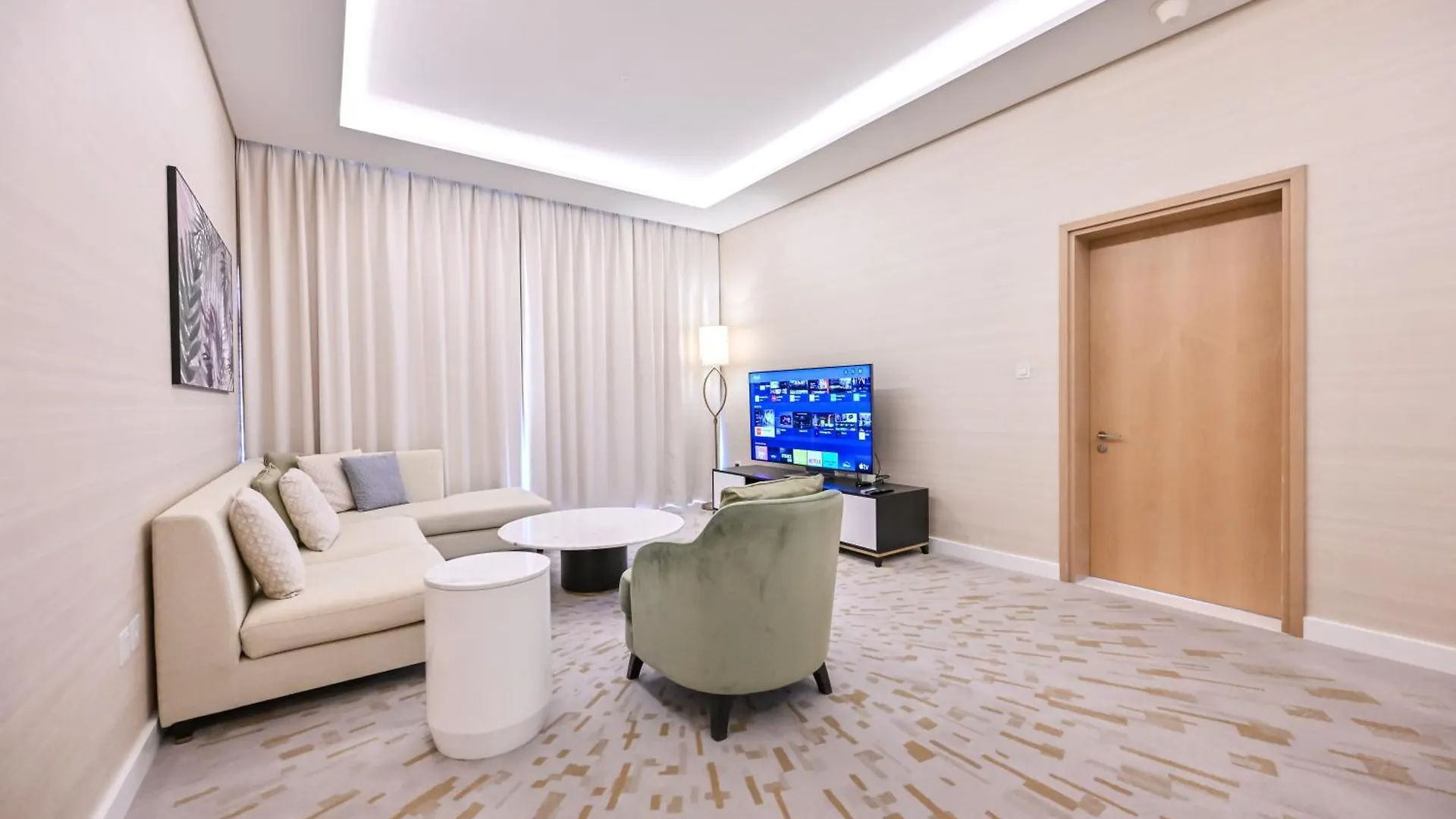 Appartamento Stylish 1-Br Retreat With Sweeping Views In Palm Tower Dubai 0*,