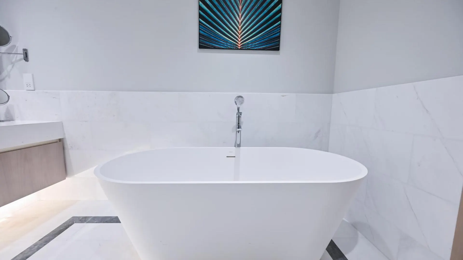 Appartamento Stylish 1-Br Retreat With Sweeping Views In Palm Tower Dubai